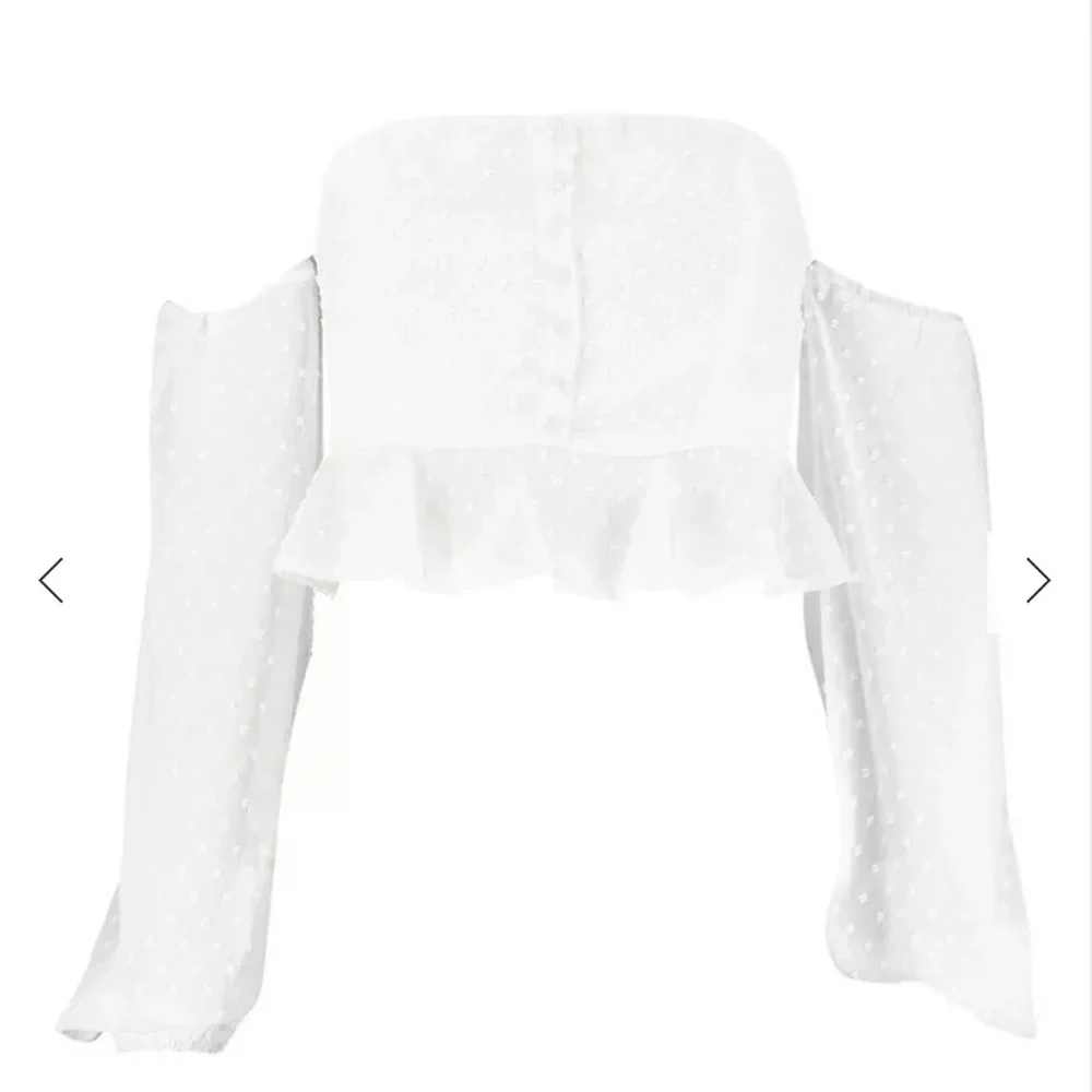 Boohoo Dobby Spot Off Shoulder Long Sleeve Crop Top NWT - Picture 3 of 10